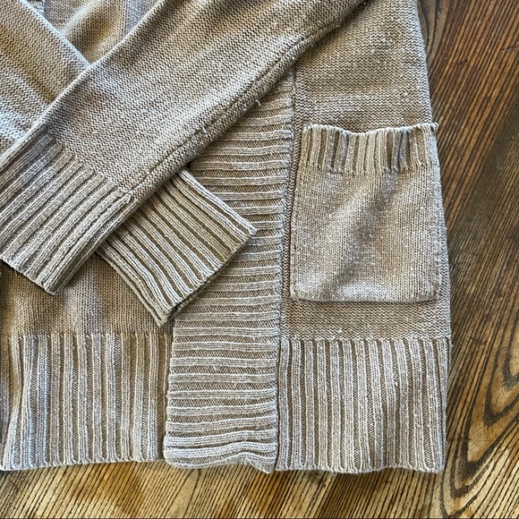Urban Heritage Cardigan - Picture 2 of 5
